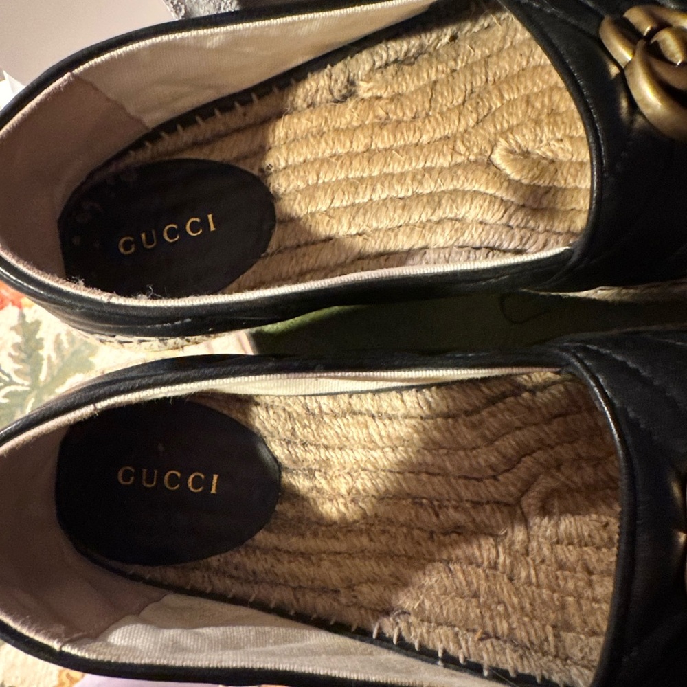 Used. EU38 US 8. If you’re a US7.5 I suggest this size. Original box - Picture 4 of 4